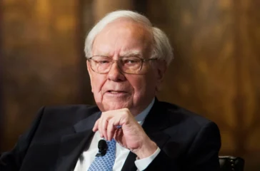 Chief Executive Officer (CEO) legendaris Berkshire Hathaway, Warren Buffett, resmi menutup perjalanan panjang kepemimpinannya setelah hampir enam dekade.