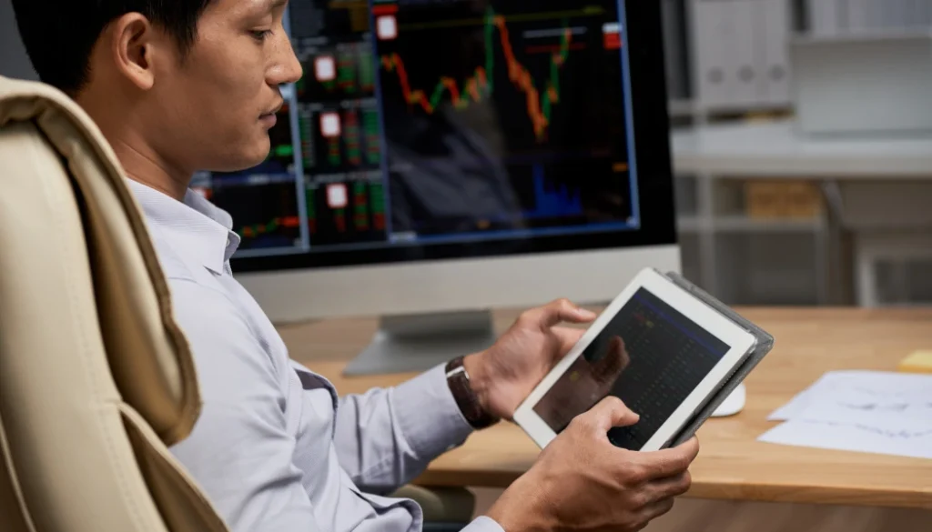 Cara memilih broker saham yang tepat untuk pemula.