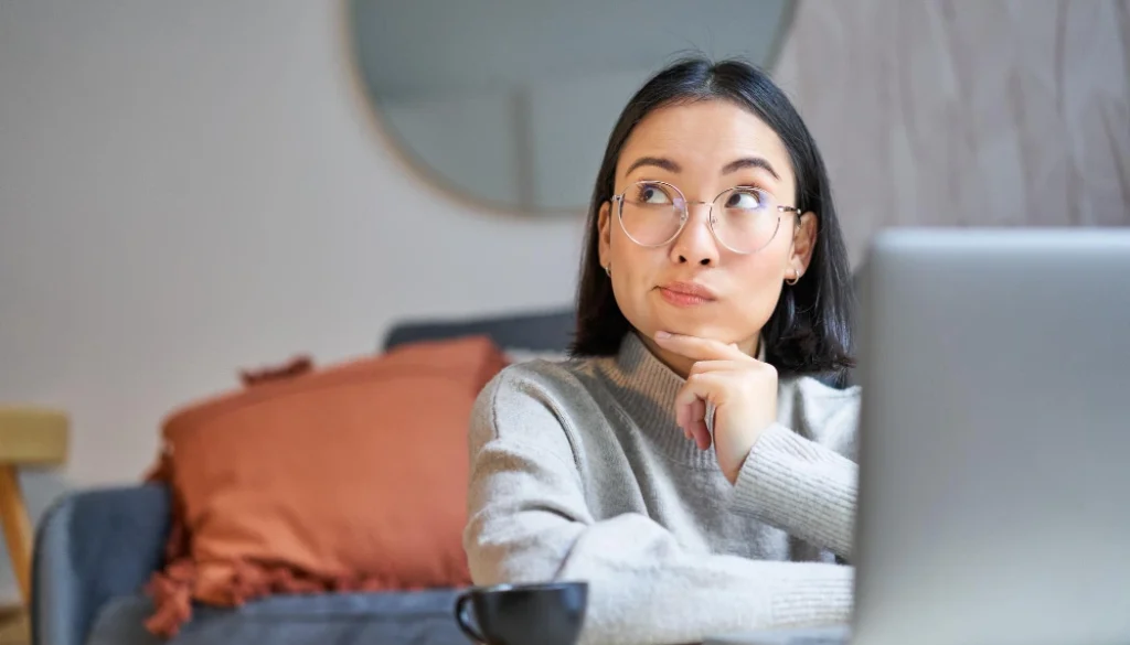 Dalam dunia investasi, terdapat berbagai instrumen yang bisa dipilih, seperti saham dan obligasi. Lantas apa perbedaan saham dan obligasi?