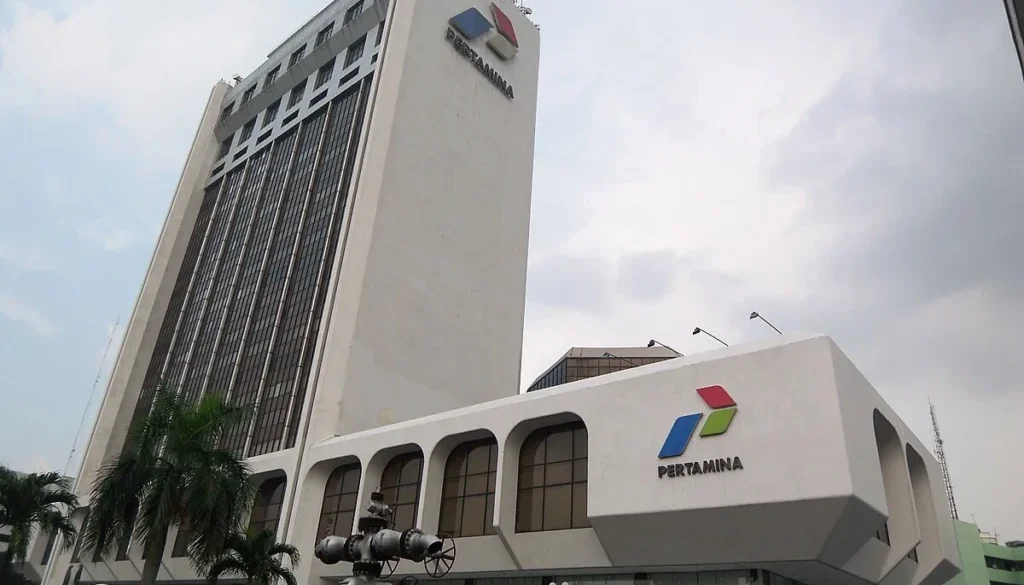 Pertamina bubarkan dua anak usaha untuk perampingan BUMN.