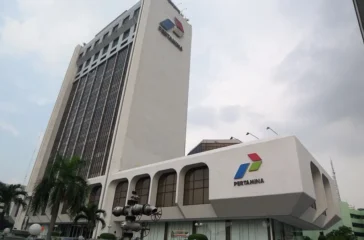 Pertamina bubarkan dua anak usaha untuk perampingan BUMN.
