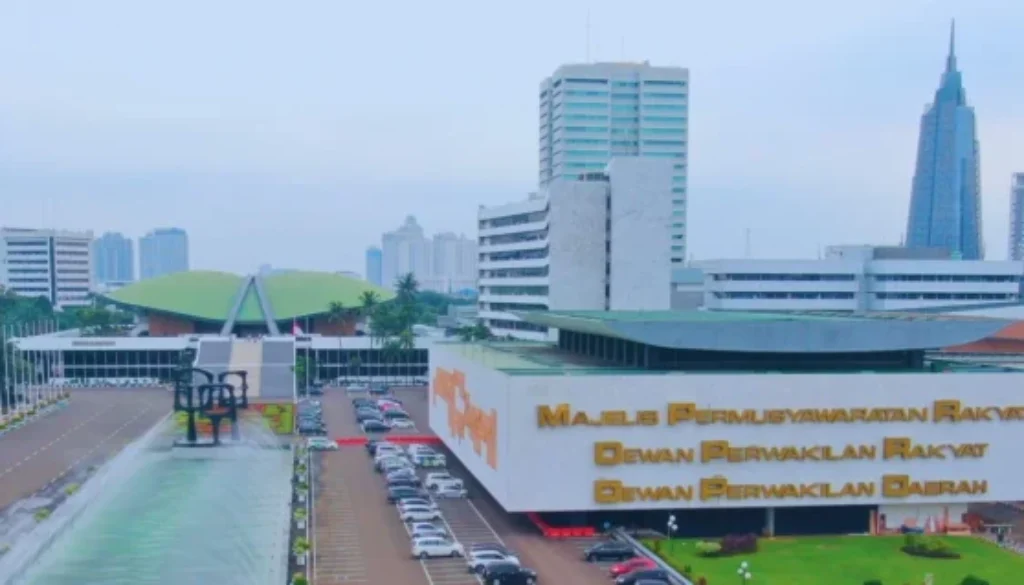 Sejumlah mahasiswa mengajukan uji materiil terhadap Undang-Undang Nomor 17 Tahun 2014 tentang MPR, DPR, dan DPRD (UU MD3) ke Mahkamah Konstitusi (MK).