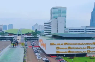 Sejumlah mahasiswa mengajukan uji materiil terhadap Undang-Undang Nomor 17 Tahun 2014 tentang MPR, DPR, dan DPRD (UU MD3) ke Mahkamah Konstitusi (MK).