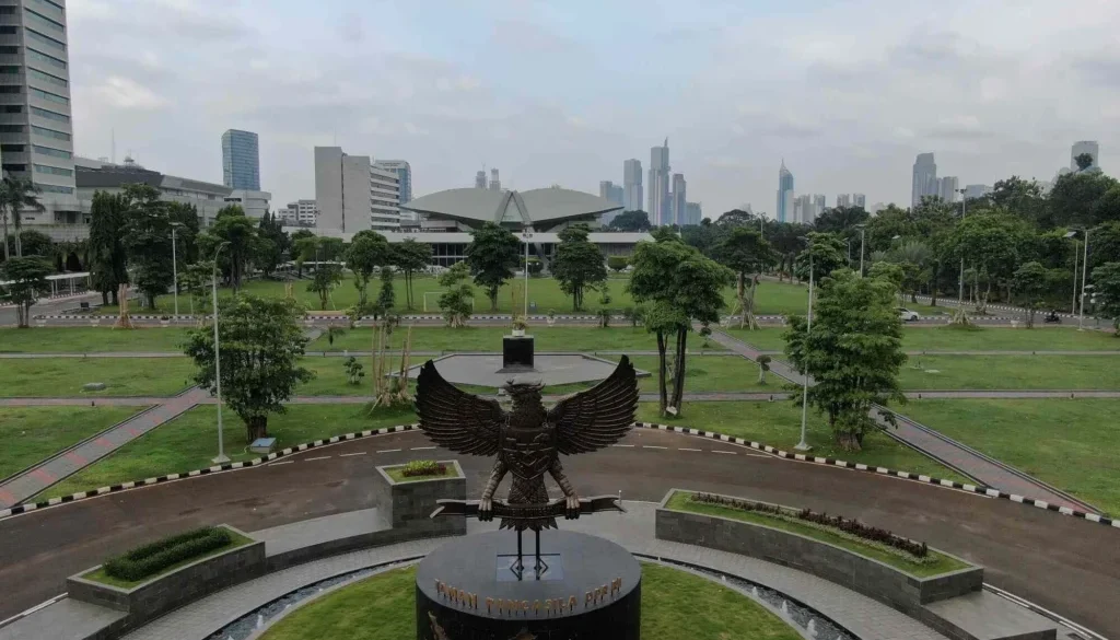 Pada Selasa (18/11), Rapat Paripurna DPR RI resmi mengesahkan Rancangan Kitab Undang-Undang Hukum Acara Pidana (RKUHAP) menjadi undang-undang