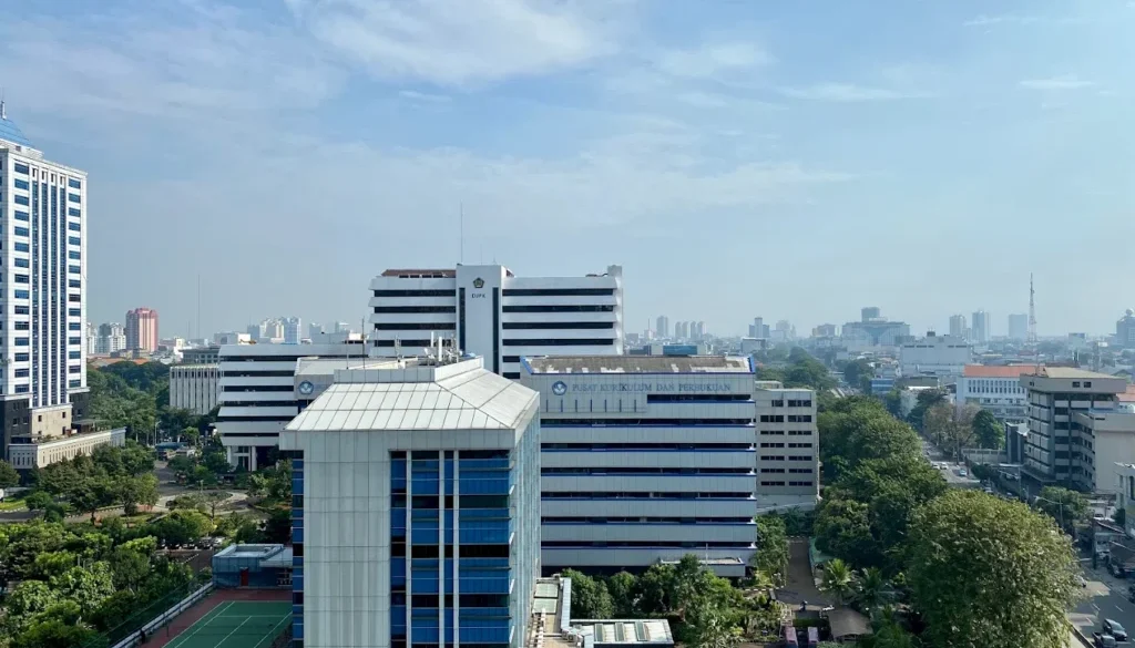 Sejumlah rumah pejabat pajak digeledah oleh Kejaksaan Agung (Kejagung) pada Senin (17/11).