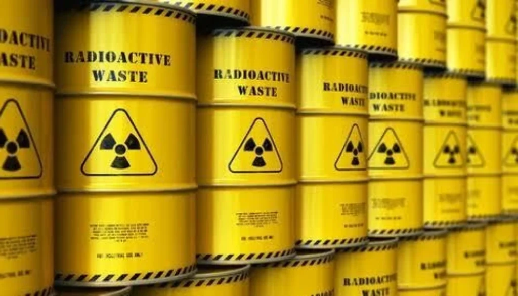 Kemenperin menyatakan bahwa Bea Cukai Belanda sempat melaporkan adanya temuan produk sepatu impor buatan Indonesia yang terkontaminasi radioaktif Cesium-137