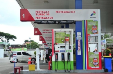 PT Pertamina Patra Niaga mencatat adanya perubahan pola konsumsi bahan bakar minyak (BBM) di masyarakat. Konsumsi Pertalite atau BBM bersubsidi RON 90 semakin menurun, sementara permintaan terhadap BBM non-subsidi, khususnya Pertamax Turbo, melonjak tajam.
