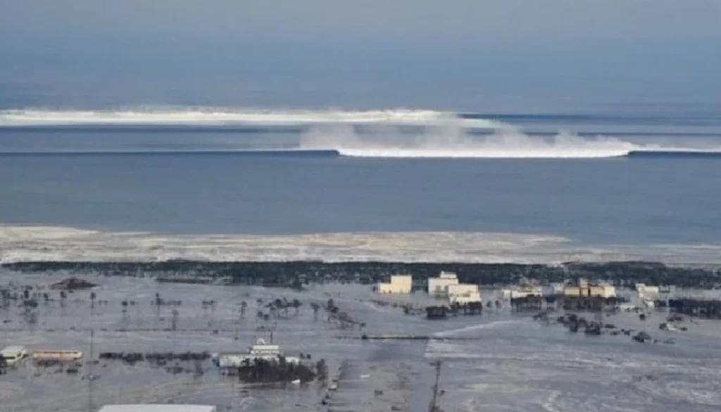 Ilustrasi foto tsunami kecil yang terjadi di Jepang pada Minggu, 9 November 2025.