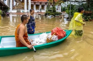 Banjir besar Thailand menewaskan 176 orang, pemerintah Thailand bereaksi.