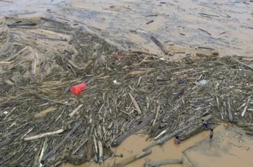 Kapolri Jenderal Listyo Sigit Prabowo menegaskan akan menyelidiki asal-usul kayu gelondongan yang diduga menjadi salah satu pemicu banjir dan longsor di Sumatera