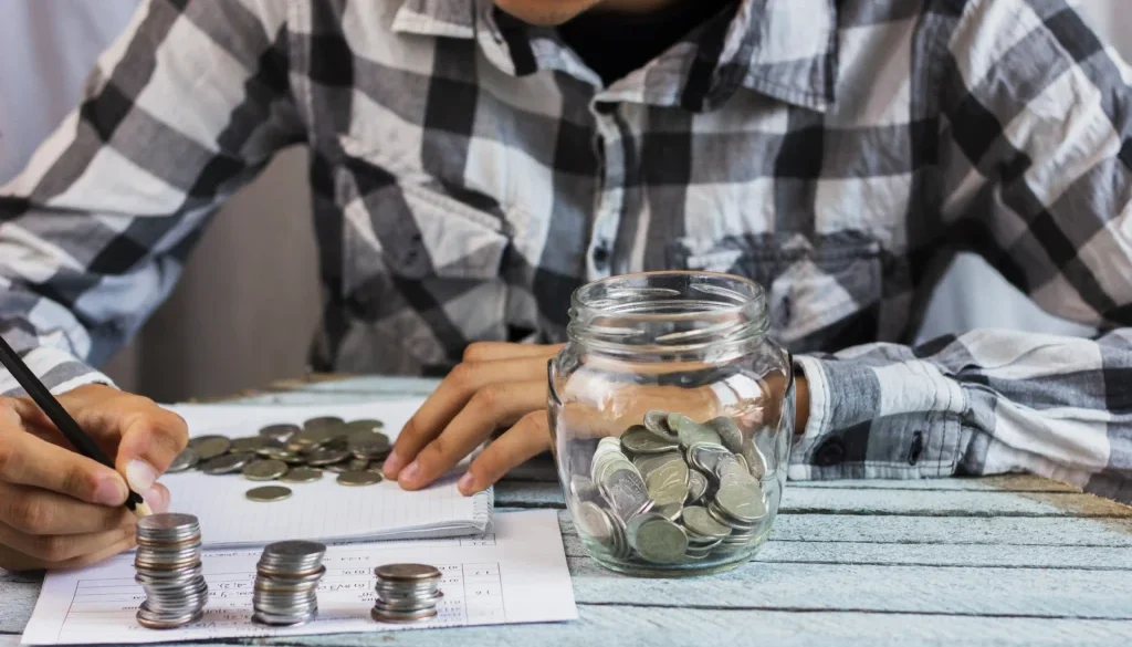 Gaji bulanan perlu dikelola dengan benar agar mampu memenuhi kebutuhan. Karena itu, penting mengetahui cara membagi pendapatan setiap bulan.