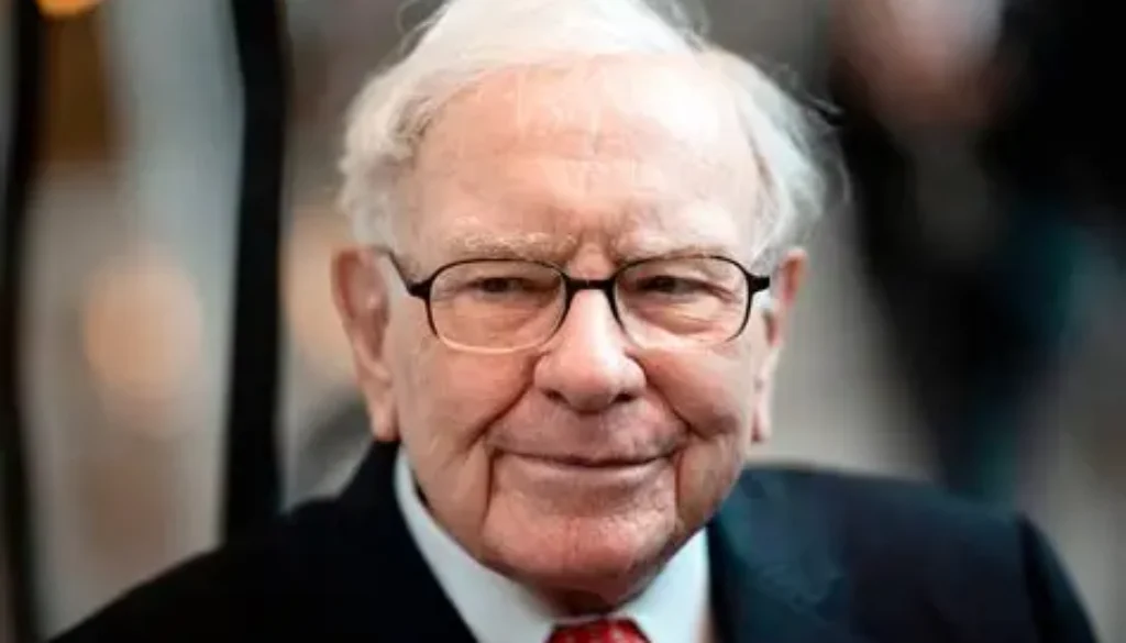 Nasihat Warren Buffett soal Beli Rumah atau Saham untuk Anak Muda