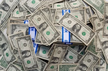 Ahli Keuangan Bilang Jangan Timbun Uang di Rekening