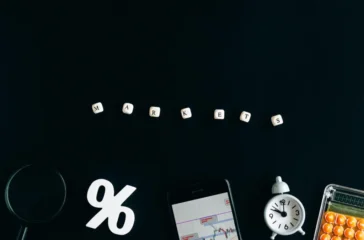 Masih banyak orang yang menganggap pasar modal sebagai sesuatu yang rumit dan hanya diperuntukkan bagi investor berpengalaman.