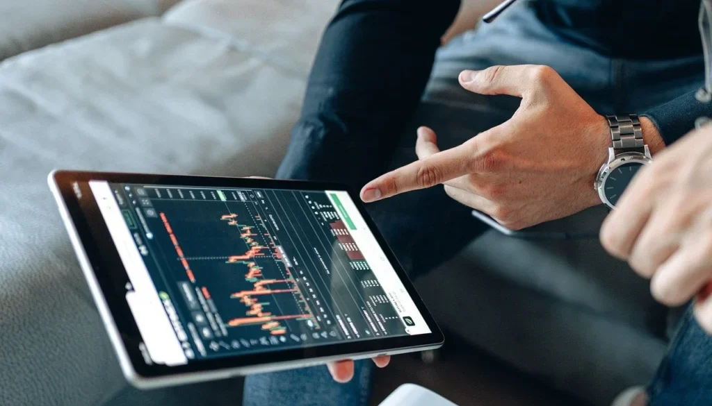 Dalam dunia pasar modal, ada berbagai metode untuk menilai potensi sebuah saham. Salah satu pendekatan yang paling sering digunakan investor jangka panjang adalah analisis fundamental saham.