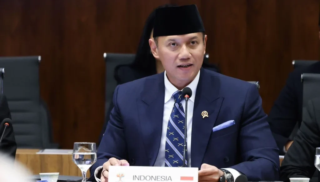 Kemenko Bidang Infrastruktur & Pembangunan Kewilayahan AHY menyebut Pantura Jawa dalam kondisi genting akibat penurunan tanah, kenaikan laut, dan krisis air.