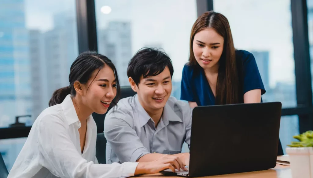 Perbedaan Pekerjaan Formal dan Informal di Indonesia