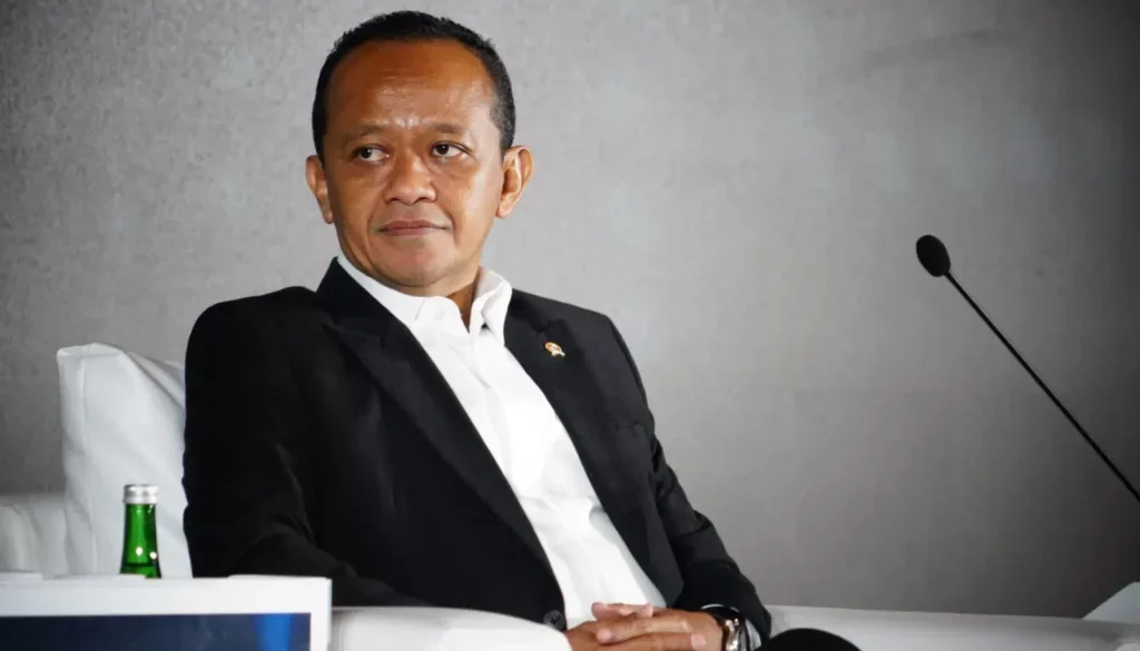 Rapat Sampai Jam 2 Pagi, Bahlil Wajibkan SPBU Swasta Beli BBM Pertamina!