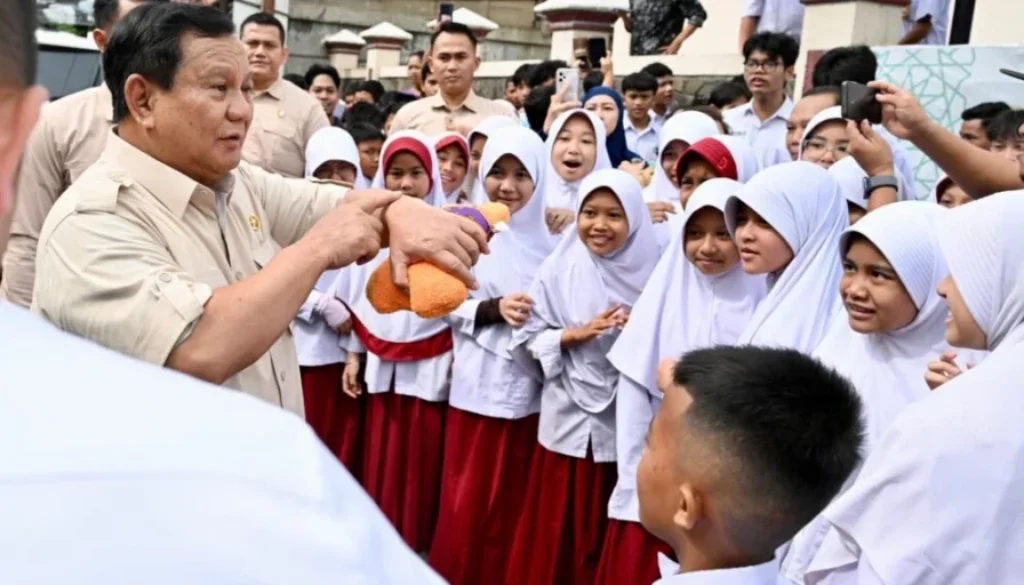 Prabowo Sebut MBG Jadi Solusi Atasi Kesenjangan Orang Kaya & Miskin