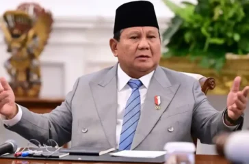 Tiba di AS, Prabowo Siap Bahas Tarif dengan Trump