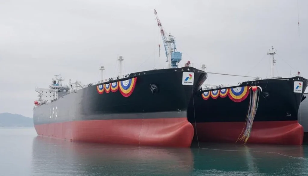 Hormuz Memanas, 2 Kapal Minyak RI Masih Tertahan! Ini Kata Bahlil