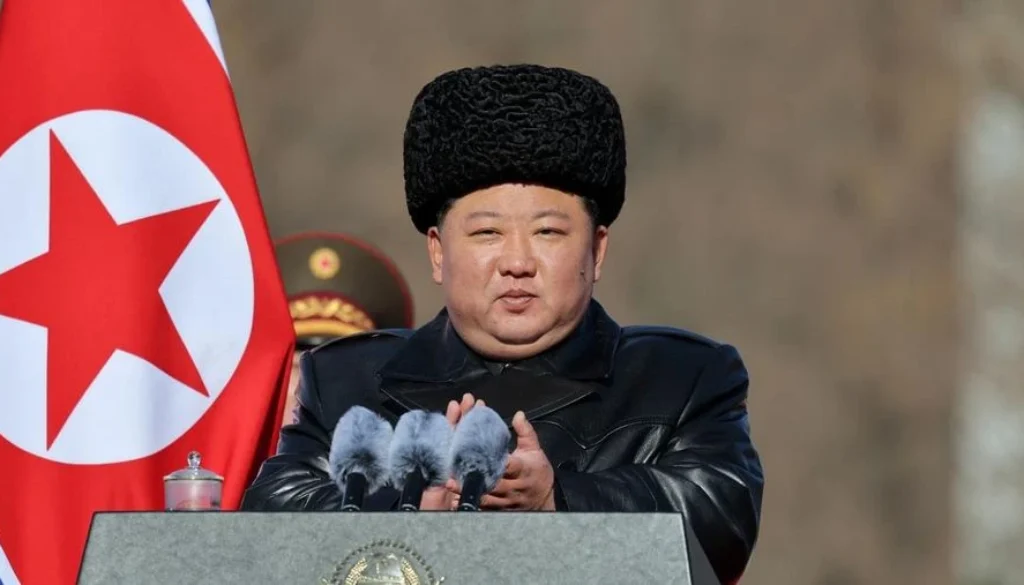 Korea Utara meluncurkan rudal balistik jarak pendek ke laut barat pada 26 Mei 2026. Aksi ini memicu ketegangan baru di Semenanjung Korea dan kecaman internasional.