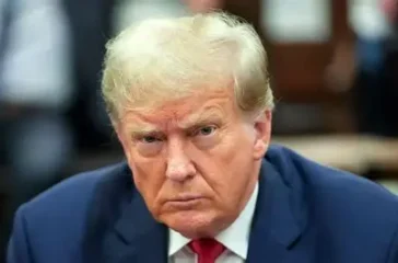Trump klaim perubahan rezim Iran telah terjadi dan kesepakatan damai bisa segera tercapai, di tengah meningkatnya serangan Iran dan upaya mediasi Pakistan.