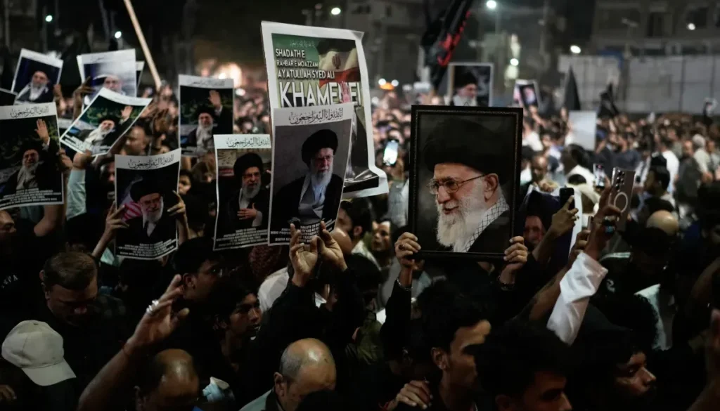 Iran Balas Dendam, Trump Janji Siapkan Serangan