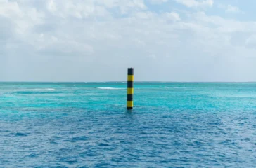 Selat Hormuz jadi jalur vital energi dunia. Sekitar 20% minyak global melintas, menjadikannya chokepoint strategis yang berpengaruh pada ekonomi global.