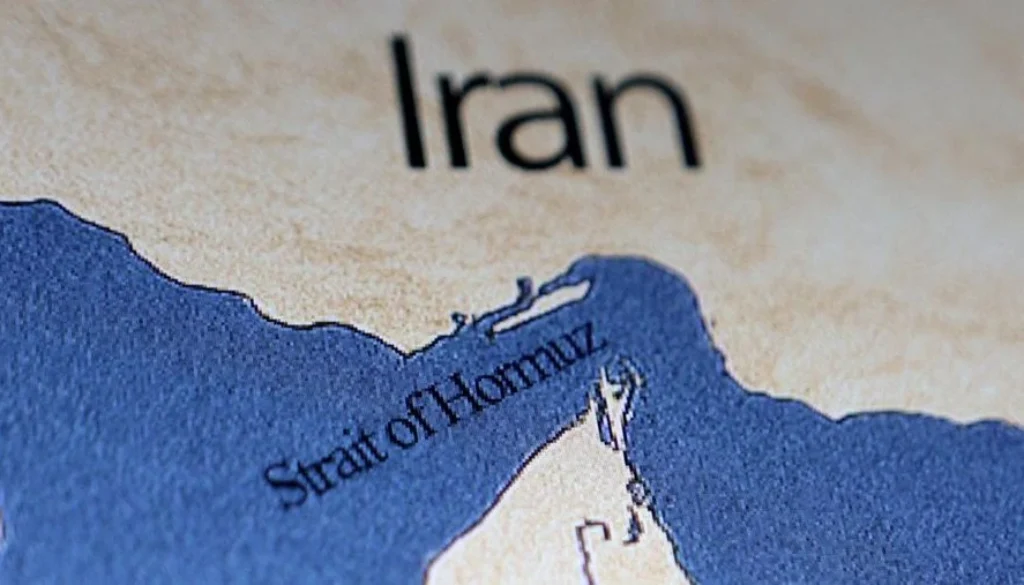 AS mengizinkan kapal tanker minyak Iran melintasi Selat Hormuz demi menjaga stabilitas pasokan energi global di tengah meningkatnya ketegangan kawasan.