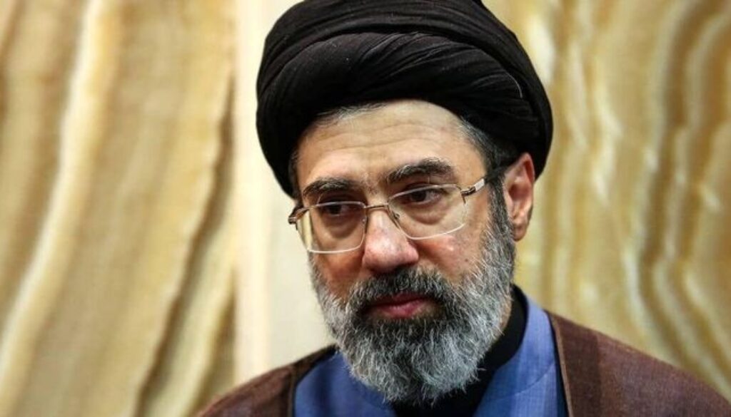 Mojtaba Khamenei menyampaikan pesan pertama sebagai pemimpin tertinggi Iran, mengancam pangkalan AS di kawasan dan menegaskan Selat Hormuz tetap ditutup.