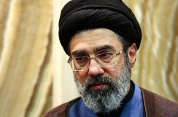 Mojtaba Khamenei menyampaikan pesan pertama sebagai pemimpin tertinggi Iran, mengancam pangkalan AS di kawasan dan menegaskan Selat Hormuz tetap ditutup.