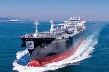 Iran tetapkan syarat kapal non-hostile di Selat Hormuz. Dua kapal Pertamina masih tertahan, sementara negosiasi Iran-AS terus berlangsung.