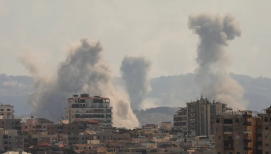 Iran ancam kembali berperang jika gencatan senjata dilanggar Israel. Selat Hormuz bisa ditutup, sementara perundingan damai dijadwalkan di Islamabad.