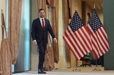 Negosiasi AS-Iran berlangsung 15 jam di Pakistan, Trump klaim AS menang, sementara pejabat Pakistan menyebut pembicaraan berjalan positif.