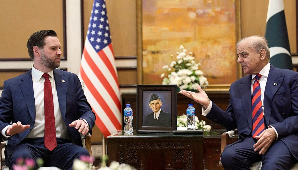 Perundingan AS-Iran di Islamabad berakhir tanpa kesepakatan, isu nuklir dan ketegangan Selat Hormuz jadi hambatan utama negosiasi.