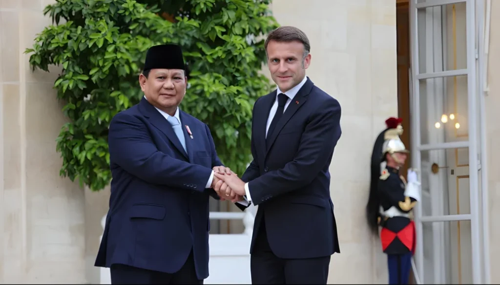 Prabowo tiba di Paris usai kunjungan ke Moskow dan dijadwalkan bertemu Presiden Macron untuk membahas penguatan kerja sama strategis Indonesia-Prancis.