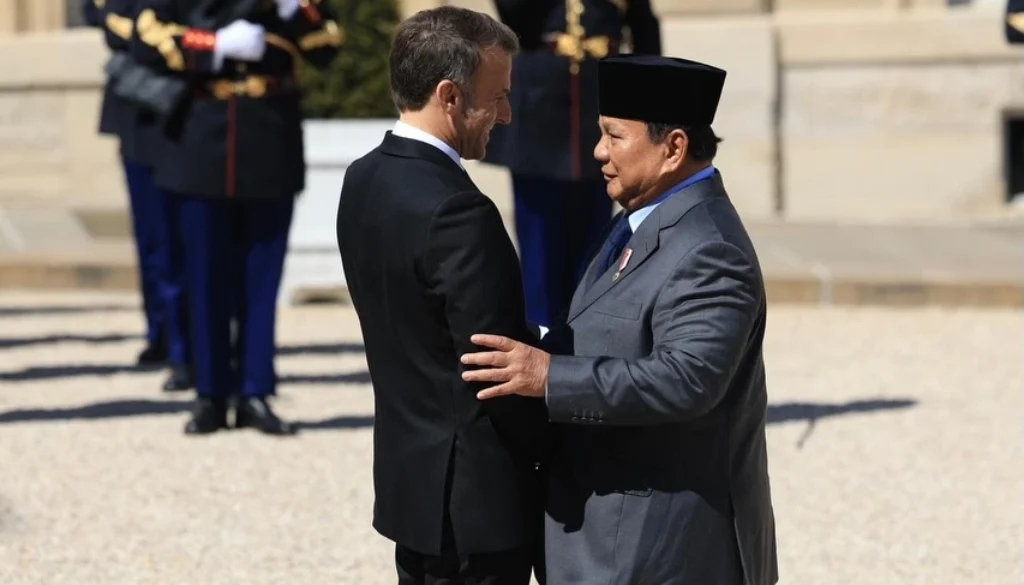 Prabowo dan Macron Bahas Alutsista-Energi di Istana Elysee