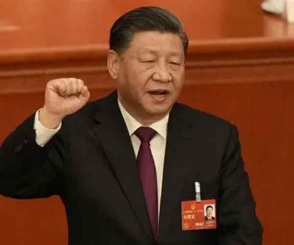 China membantah tuduhan AS soal dukungan militer ke Iran dan memperingatkan akan membalas jika Washington menjatuhkan tarif baru.