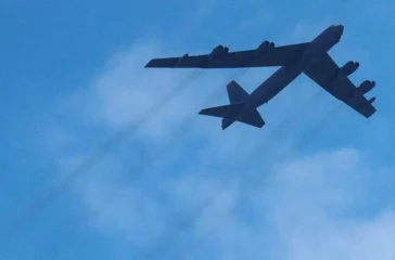 Pemerintah Indonesia menegaskan kedaulatan wilayah udara tetap prioritas di tengah isu dugaan pelanggaran oleh armada militer AS.