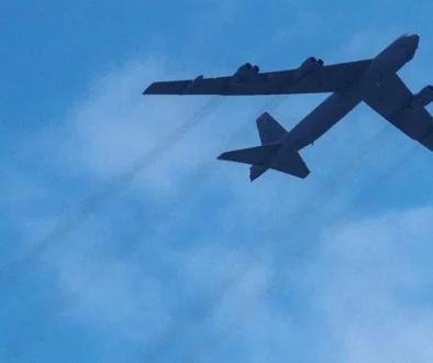 Pemerintah Indonesia menegaskan kedaulatan wilayah udara tetap prioritas di tengah isu dugaan pelanggaran oleh armada militer AS.