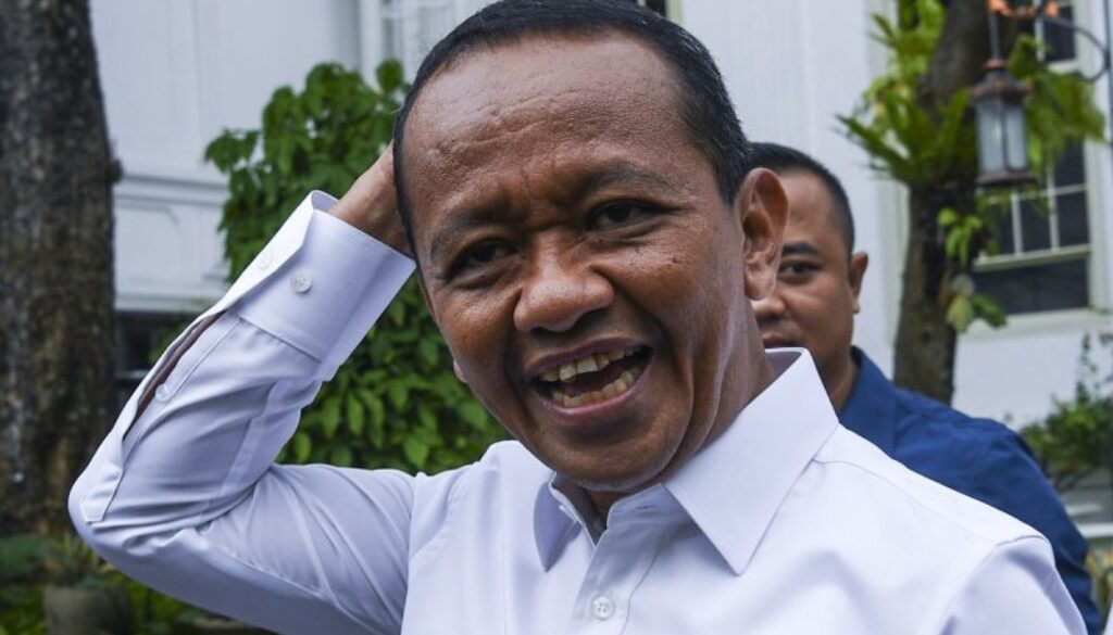 Bahlil mengimbau masyarakat mampu tidak memakai BBM subsidi di tengah kenaikan harga BBM nonsubsidi demi menjaga hak masyarakat berhak.