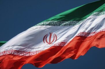 Iran ancam serang AS dan Israel jika gencatan senjata berakhir pada 22 April 2026, sementara peluang perpanjangan kesepakatan dinilai kecil.