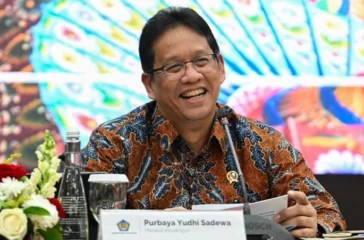 Menkeu Purbaya ungkap S&P pastikan rating utang Indonesia tetap aman hingga 2028, meski risiko energi global masih membayangi ekonomi.