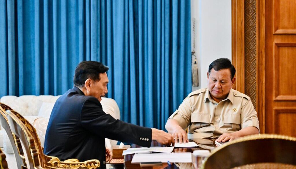 Luhut siapkan skenario antisipasi konflik global, pemerintah pastikan defisit APBN tetap di bawah 3% dan ekonomi nasional tetap stabil.