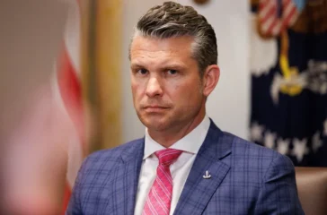 Menhan AS Pete Hegseth hadapi Kongres soal perang Iran, di tengah kritik Demokrat dan rencana anggaran militer AS 2027 yang melonjak.