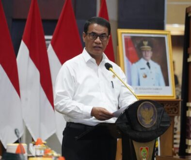 Mentan Amran kritik kebijakan IMF yang dinilai merusak pertanian RI, sebut impor bebas hancurkan kedelai dan susu, BUMN disiapkan untuk perkuat produksi pangan.