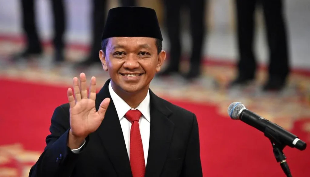 Menteri ESDM Bahlil Lahadalia menyebut kenaikan BBM non-subsidi wajar karena mengikuti harga pasar dan bukan diatur pemerintah seperti BBM subsidi.