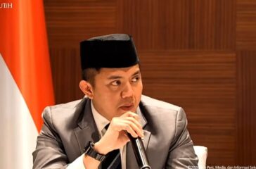 Seskab Teddy menjelaskan alasan Presiden Prabowo sering melakukan kunjungan luar negeri dan memaparkan sejumlah hasil diplomasi yang diklaim menguntungkan RI.