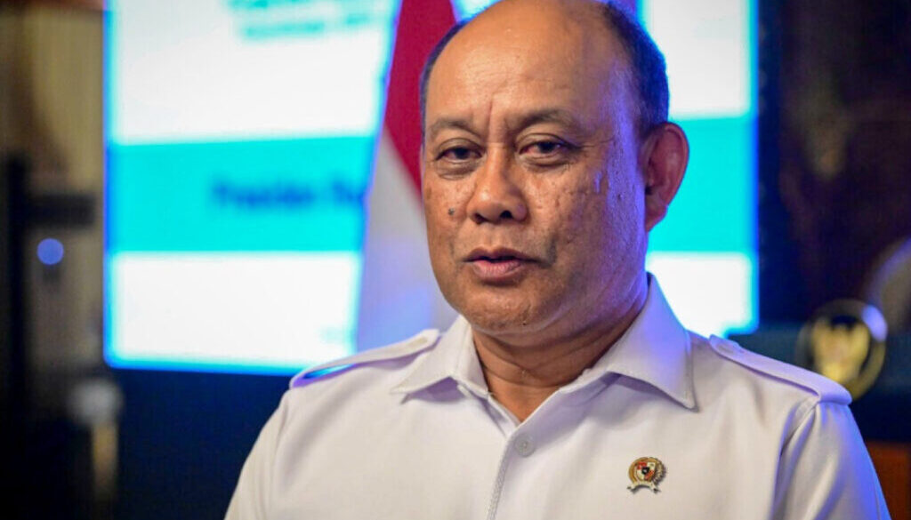 Kepala BGN Dadan Hindayana membantah isu pengadaan Rp4 triliun, menegaskan pembelian laptop, alat makan, dan perlengkapan dilakukan sesuai kebutuhan.